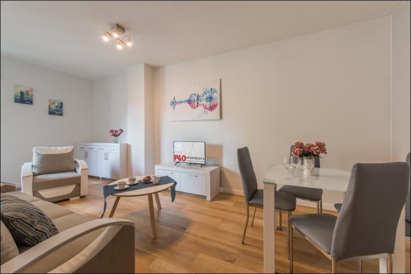 P&O Serviced Apartments Solec Warsawa Bagian luar foto